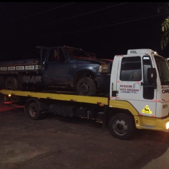 servico-de-guincho-24-hs-4763992c0d7310971ab58420f5a43b54-1761655849